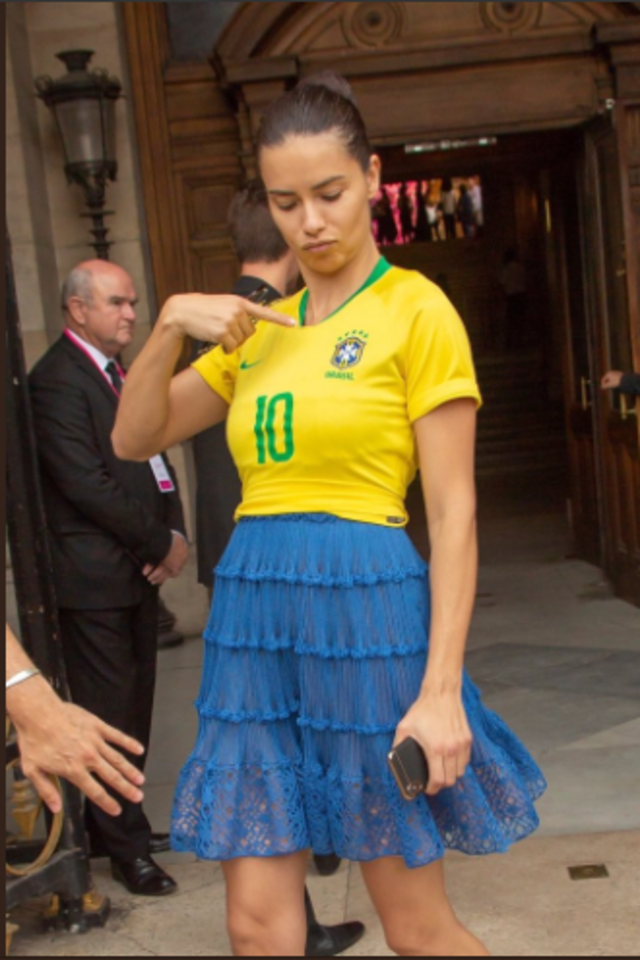 Adriana Lima (Foto: dok.Twitter @02090)