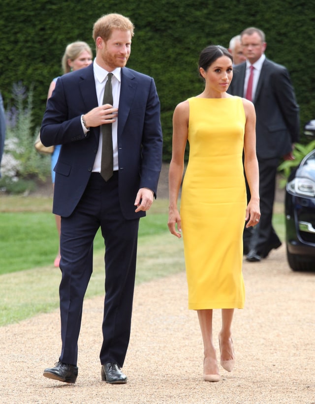 Meghan Markle di Acara Your Commonwealth Kenakan Busana Brandon Maxwell (Foto: REUTERS/Yui Mok)