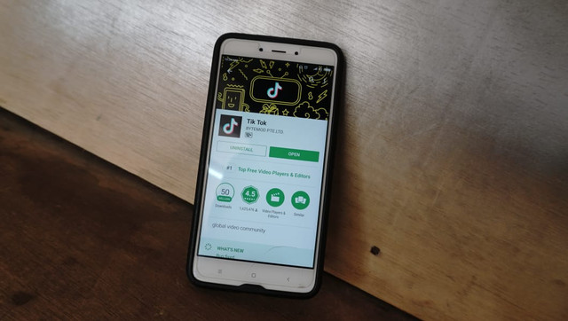 Ilustrasi aplikasi Tik Tok. (Foto: Helmi Afandi/kumparan)