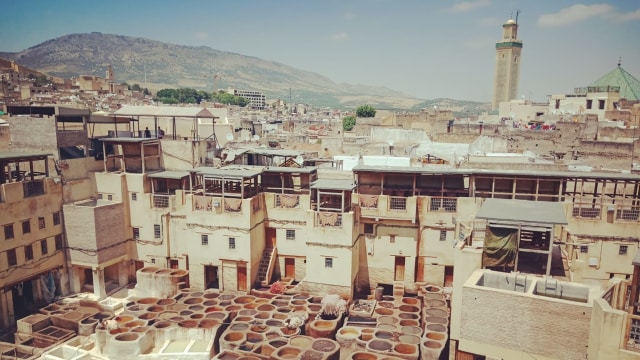 Pembuatan tas kulit di Maroko. (Foto: Daniel Chrisendo)