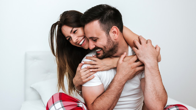 Ilustrasi pasangan yang tengah cuddling.
(Foto: Thinkstock)