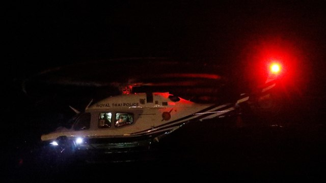 Helikopter penyelamat 12 anak yang terjebak di gua, Thailand. (Foto: REUTERS/Tyrone Siu)