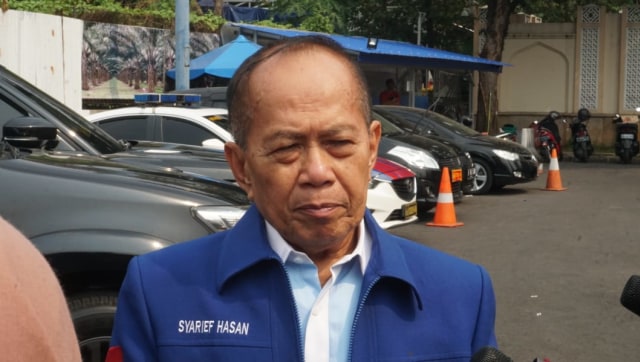 Syarief Hasan tiba di rumah SBY di Kuningan (Foto: Fitra Ardianto/kumparan)