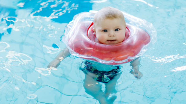 Bayi berenang. (Foto: Thinkstock)
