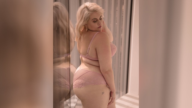 Model bertubuh besar tampil menawan dalam balutan lingerie. (Foto: dok. Figleaves)