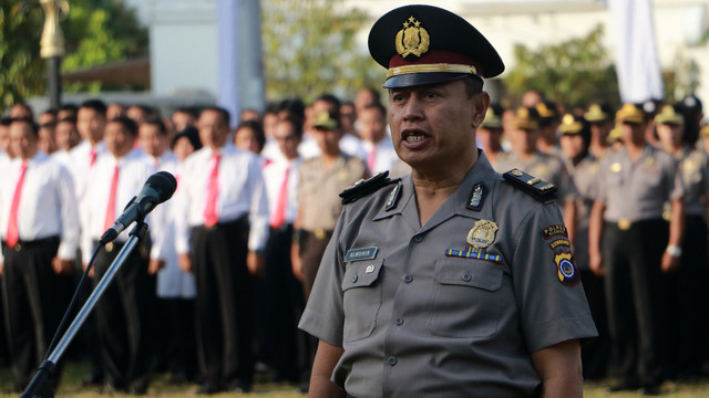 Ipda Al Munir saat menerima kenaikan pangkat luar biasa. (Foto: Dok. Humas Polda DIY)