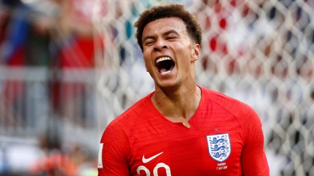 Dele Alli saat bela Timnas Inggris. Foto: Reuters/Max Rossi