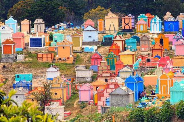 Kuburan Warna-warni di Guatemala