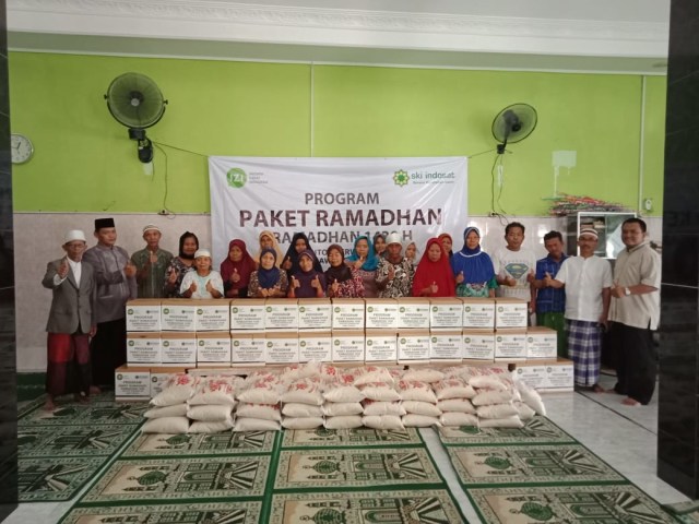 Berbagi Kebahagiaan bersama IZI dan SKI Indosat pada Keluarga Dhuafa (3)