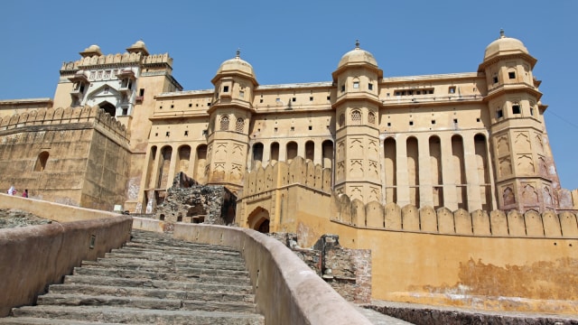Bagian depan Amber Fort, India. (Foto: Flickr/Zack Lee)