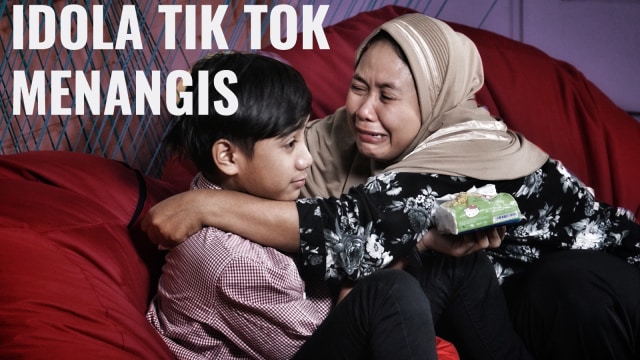 Bowo Tik Tok bersama Ibunya (Foto: Nugroho Sejati/kumparan)
