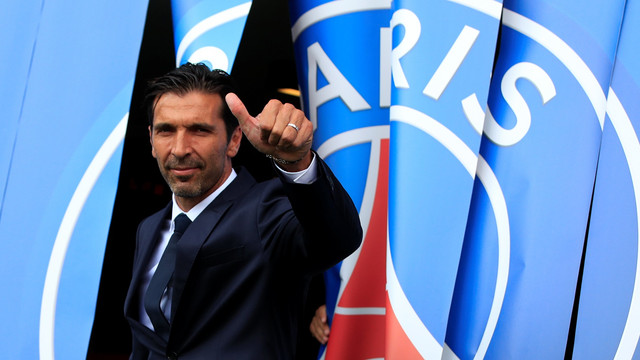 Buffon menjadi pemain PSG. (Foto: REUTERS/Gonzalo Fuentes)