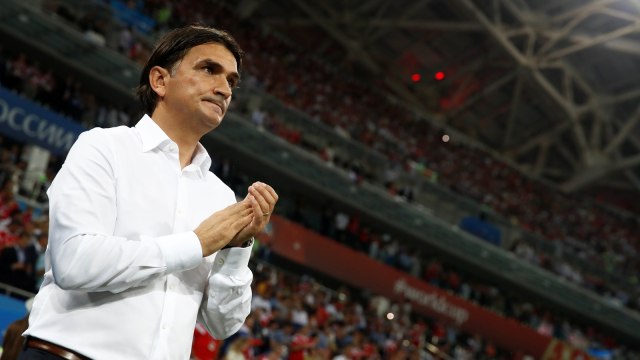 Ekspresi Zlatko Dalic saat mendampingi anak asuhannya. (Foto: Maxim Shemetov/Reuters)