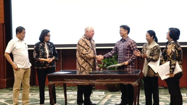 Penandatanganan pokok pokok kesepakatan Divestasi saham PT Freeport Indonesia (Foto: Helmi/kumparan)