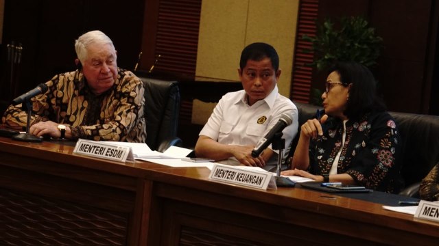 PT Freeport Indonesia dan Pemerintah Indonesia, saat konferesi pers terkait penandatangan pokok-pokok kesepakatan divestasi saham PT. Freeport Indonesia. (Foto: Helmi/kumparan)