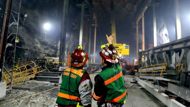 Suasana penggalian di Freeport.
(Foto: Instagram @freeportindonesia)