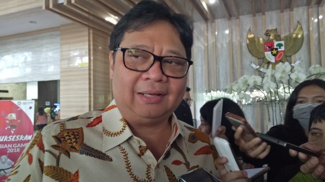 Menteri Perindustrian, Airlangga Hartarto, di Kemenko. (Foto: Ela Nurlaela/kumparan)