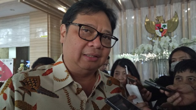 Menteri Perindustrian, Airlangga Hartarto, di Kemenko. (Foto: Ela Nurlaela/kumparan)