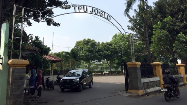 Tempat Pemakaman Umum Joglo di Jakarta Barat. (Foto: Ferry Fadhlurrahman/kumparan)