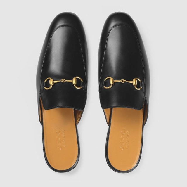 Sepatu Gucci dengan detail tapal kuda (horsebit), mengingat klien pertama Gucci adalah bangsawan (Foto: dok. Gucci)