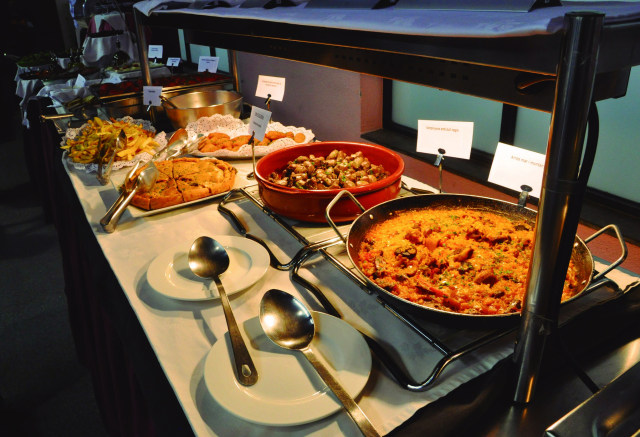 Ilustrasi makanan buffet (Foto: flickr/ El Diari del Vallès)