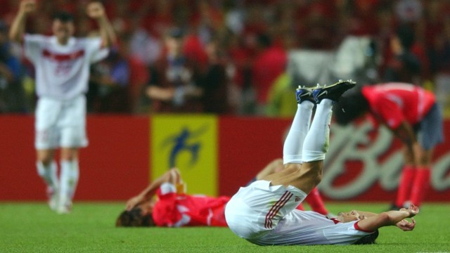 Laga perebutan tempat ketiga Piala Dunia 2002. (Foto: PASCAL GUYOT / AFP)