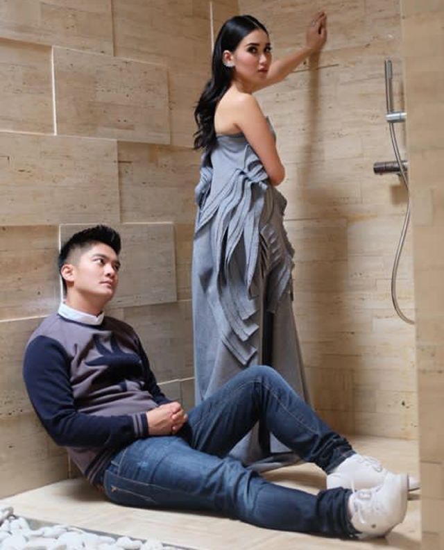 Intip Aktivitas 5 Seleb di Kamar Mandi (2)