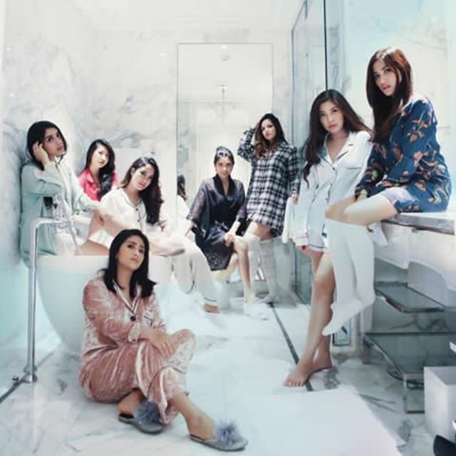 Intip Aktivitas 5 Seleb di Kamar Mandi (1)