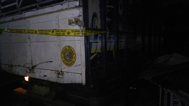 Truk yang dibajak terduga teroris di Kaliurang (Foto: Arfiansyah Panji/kumparan)