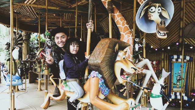 Ananda Omesh liburan bersama anak (Foto: Instagram @omeshomesh)