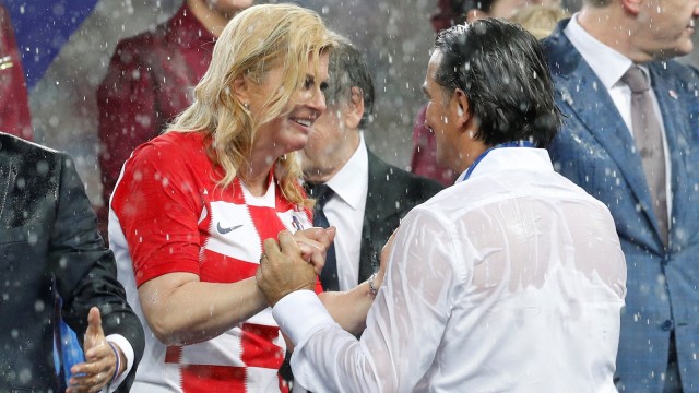 Presiden Kroasia Kolinda Grabar-Kitarovic di Final Piala Dunia 2018 (Foto: REUTERS/Darren Staples)
