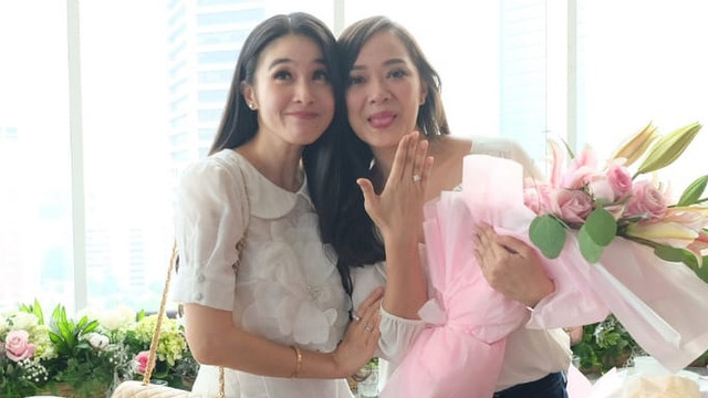 Sandra Dewi dan Yuanita Christiani (Foto: Instagram @sandradewi88)