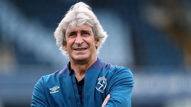 Pellegrini memimpin West Ham United dalam uji tanding menghadapi Wycombe Wanderers. (Foto: Reuters/John Clifton)