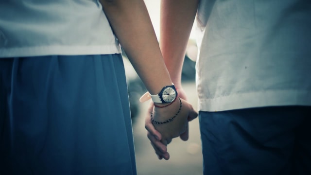 Ilustrasi pacaran anak SMA Foto: Aditia Noviansyah/kumparan
