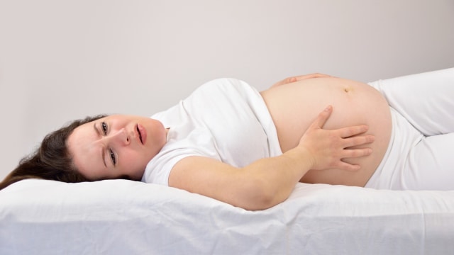 Ilustrasi melahirkan seorang diri. (Foto: Thinkstock)