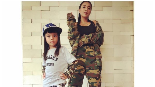 Denada dan Shakira Aurum (Foto: IG @denadaindonesia)