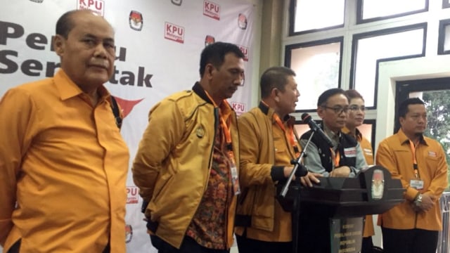 Partai Hanura daftarkan Caleg DPR RI ke KPU (Foto: Raga Imam/kumparan)