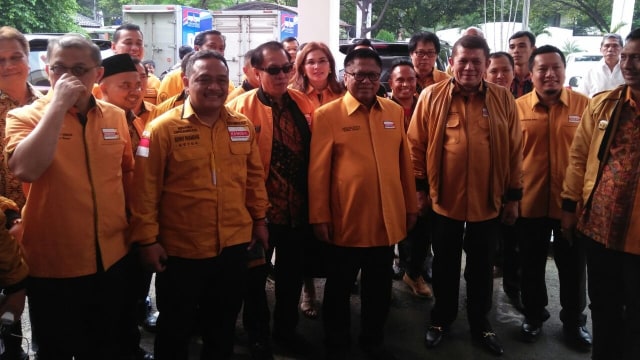 Partai Hanura daftarkan Caleg DPR RI ke KPU (Foto: Raga Imam/kumparan)