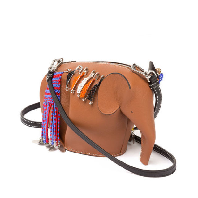 Koleksi Elephant Mini Bag Edisi Terbatas dari LOEWE untuk Mendukung Kampanye Knot On My Planet (Foto: LOEWE)