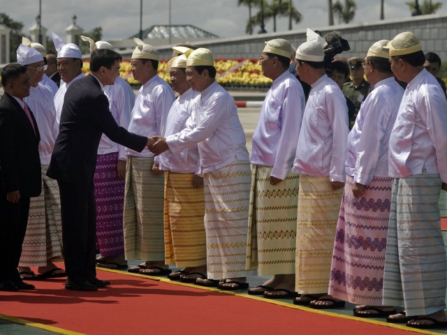 Mandalay Nan Aduhai (9)