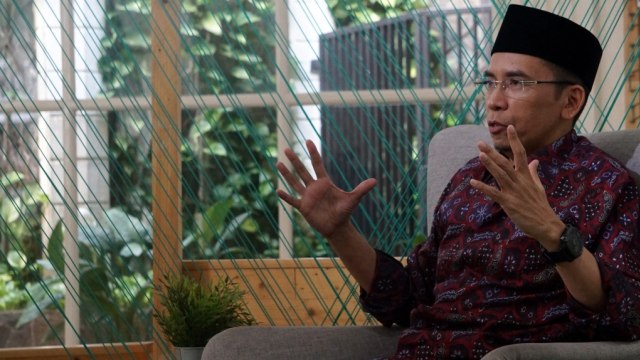 Gubernur NTB TGH Muhammad Zainul Majdi atau Tuan Guru Bajang, saat mengunjungi kantor kumparan, Jakarta. (Foto: Abil Achmad Akbar/kumparan)