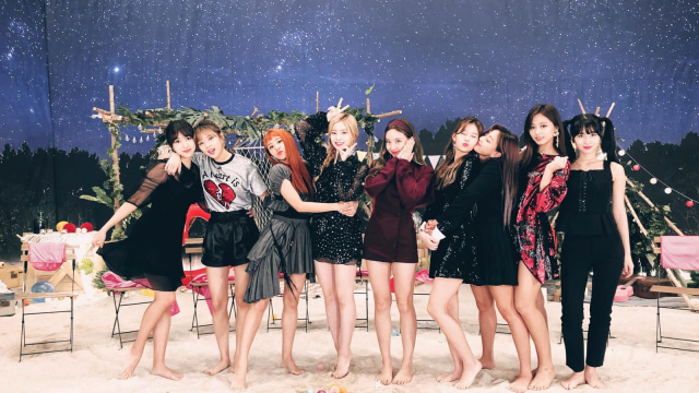Twice (Foto: Facebook @JYPETWICE)