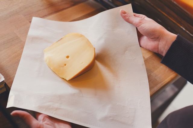 Membungkus keju (Foto: Thinkstock)