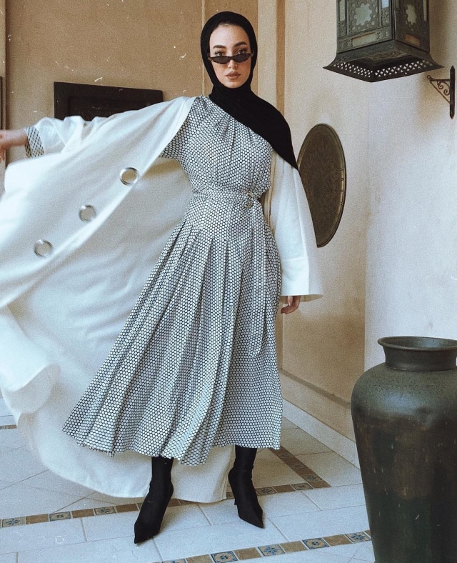 Gaya Berbusana Leena Al Ghouti (Foto: Instagram @leenalghouti)