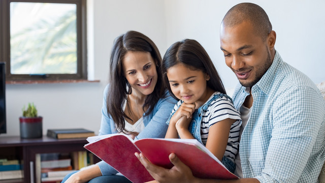 Ilustrasi Orang Tua Kompak Dukung Anak Sekolah (Foto: Thinkstock)