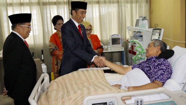 Jokowi dan JK menjenguk SBY di RSPAD (20/7/2018) (Foto: Dok Partai Demokrat)