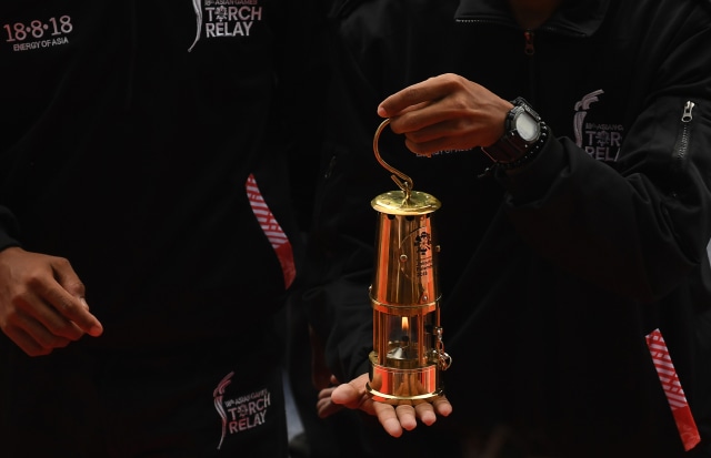 Pengambilan api Asian Games 2018 di India. (Foto: Sajjad HUSSAIN / AFP)