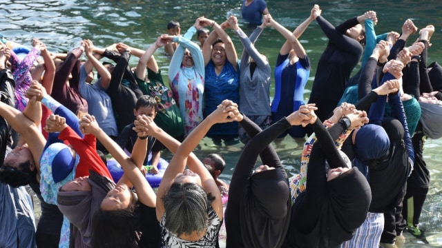 Water yoga di Atlantis Water Adventure
 (Foto: dok: Ancol)