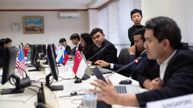 Kesuksesan Delegasi Djarum Foundation di ajang AMUNC 2018 tak lepas dari pembekalan soft skills
yang diterima para mahasiswa berprestasi melalui program Djarum Beasiswa Plus (Foto: Dok. Djarum Foundation)