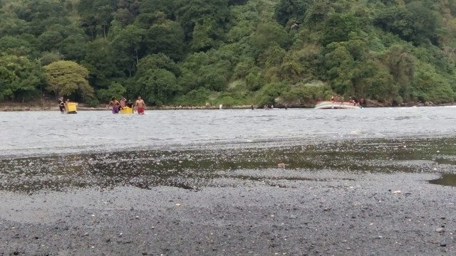 Kapal tenggelam di Jember (Foto: Othes/Dok. istimewa)